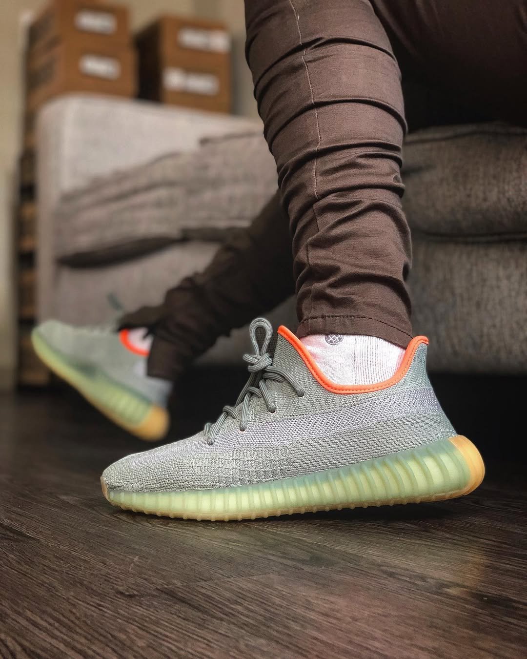 First Copy Shoes Yeezy 350 V2 Desert Sage Semi UA With Full Accessories Top Kicks